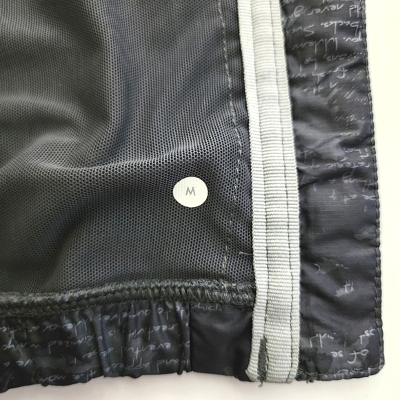 Lululemon Mens Lightweight Windbreaker Jacket Zip Up Grey Camo Golf Size M - Picture 3 of 13